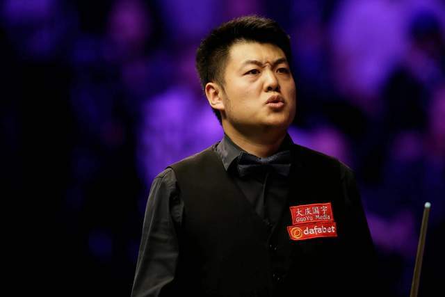 梁文博“为生存妥协”：是真委屈，还是甩锅式洗白？