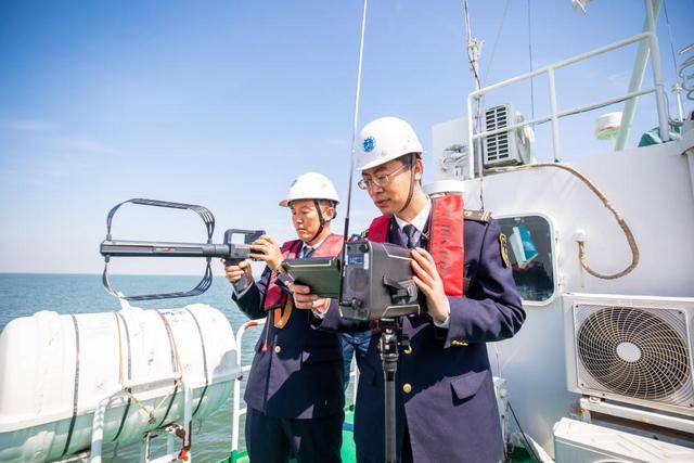 备战“五一”！青岛六部门在胶州湾开展联合巡航执法行动