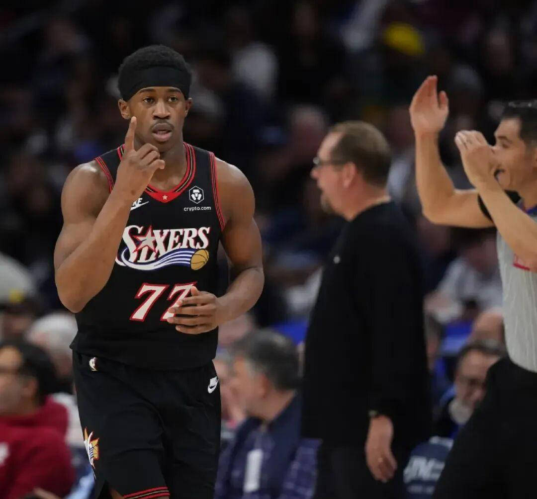 埃奇库姆新秀赛季表现突飞猛进，未来潜力无限！